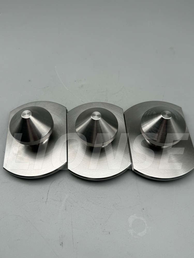 Κωνική επιφάνεια εντοπισμού έλξης Stud