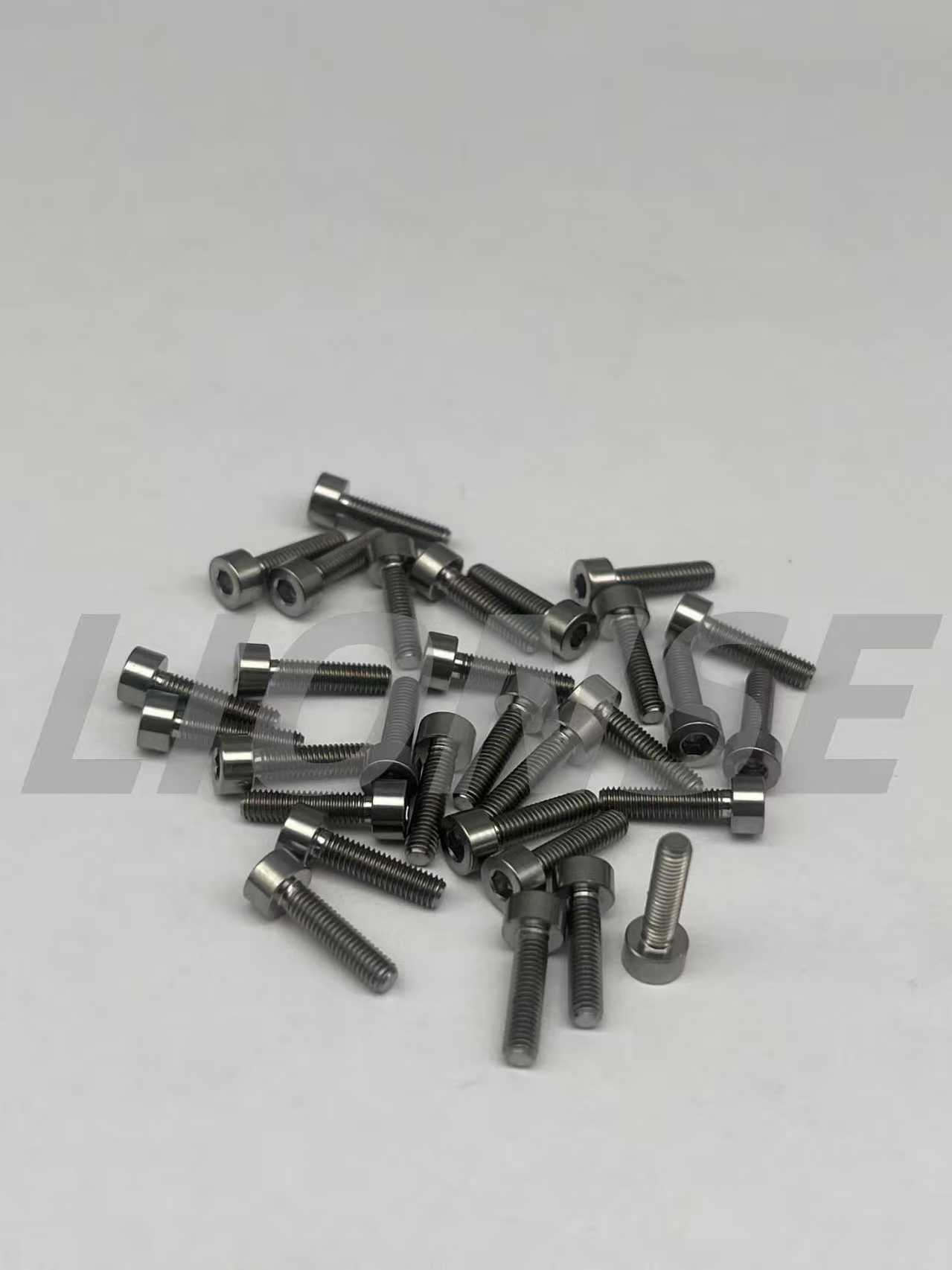 Bolt Titanium για σασί αυτοκινήτων και βάσεις κινητήρα